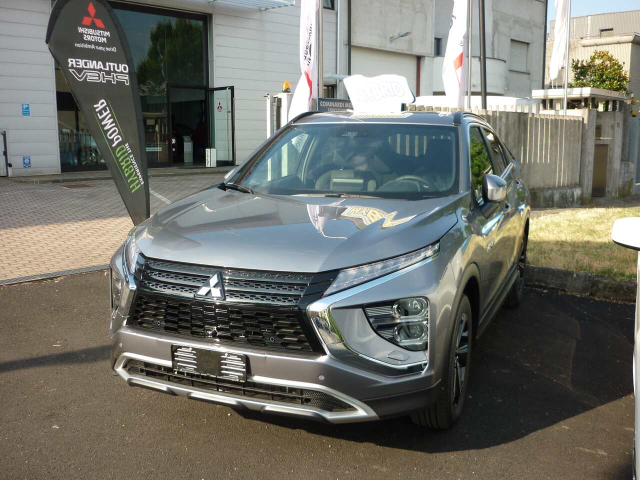 Eclipse PHEV (2)-min