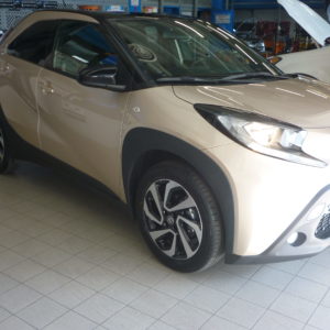 TOYOTA AYGO X CAMBIO MANUALE TREND