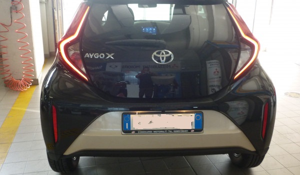AYGO X 1
