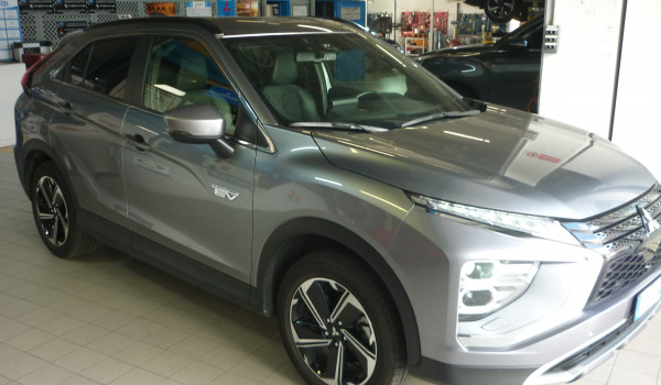 MITSUBISHI ECLIPSE CROSS PHEV PLUG-IN