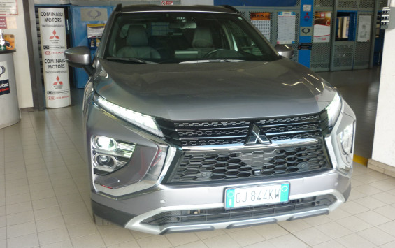 MITSUBISHI ECLIPSE CROSS PHEV PLUG-IN