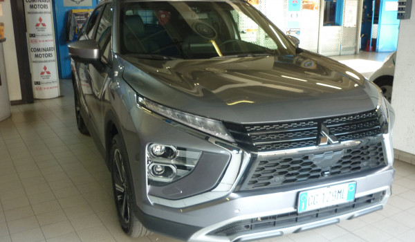 MITSUBISHI ECLIPSE CROSS HYBRID PLUG IN